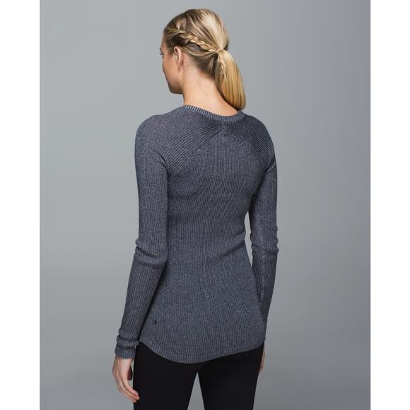 Lululemon Cabin Yogi Long Sleeve Cashmere Blend Sweater in Heathered Grey size 2 - Picture 9 of 11